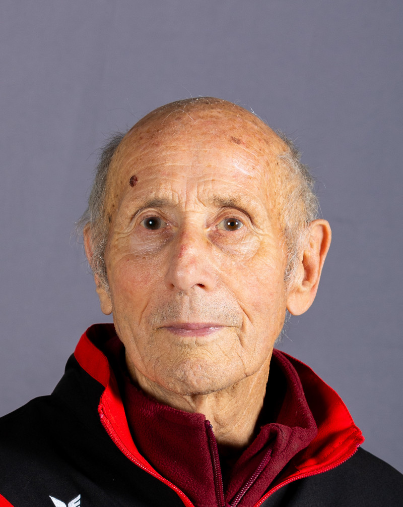 Dieses Foto zeigt unseren trainer Gerd Borho. Er ist B-Trainer Leistungssport, Fechtmeister